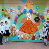 С весенним праздником я маму поздравляю!