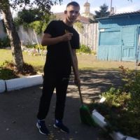 Чистый школьный двор