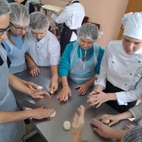 Мастер-класс по приготовлению булочек и пирожков.