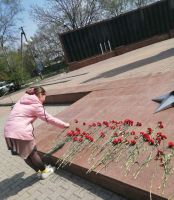 Возложение цветов к мемориалу “Вечный огонь”