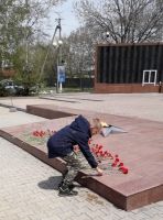 Возложение цветов к мемориалу “Вечный огонь”