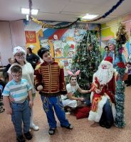 Чудеса у новогодней елки