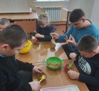 Каждой птице по кормушке