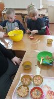Каждой птице по кормушке
