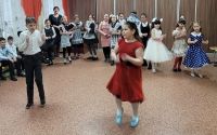 С весенним праздником я маму поздравляю!