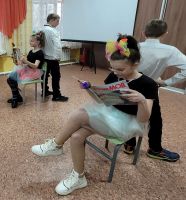 С весенним праздником я маму поздравляю!