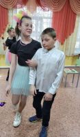 С весенним праздником я маму поздравляю!