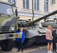 Знакомство с военной техникой