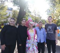 Девочки сладкоежки