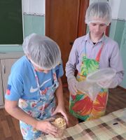 Юные кондитеры