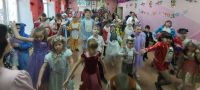 К нам стучится Новый год