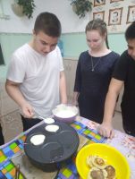 Ладушки-ладушки,  жарим мы оладушки!