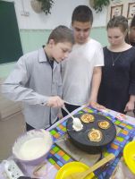 Ладушки-ладушки,  жарим мы оладушки!