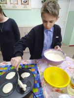Ладушки-ладушки,  жарим мы оладушки!