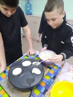 Ладушки-ладушки,  жарим мы оладушки!