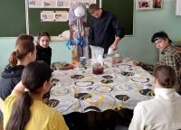 Масленицу встречаем, блинами угощаем