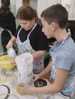 Масленицу встречаем, блинами угощаем