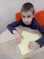День бумажных самолетиков